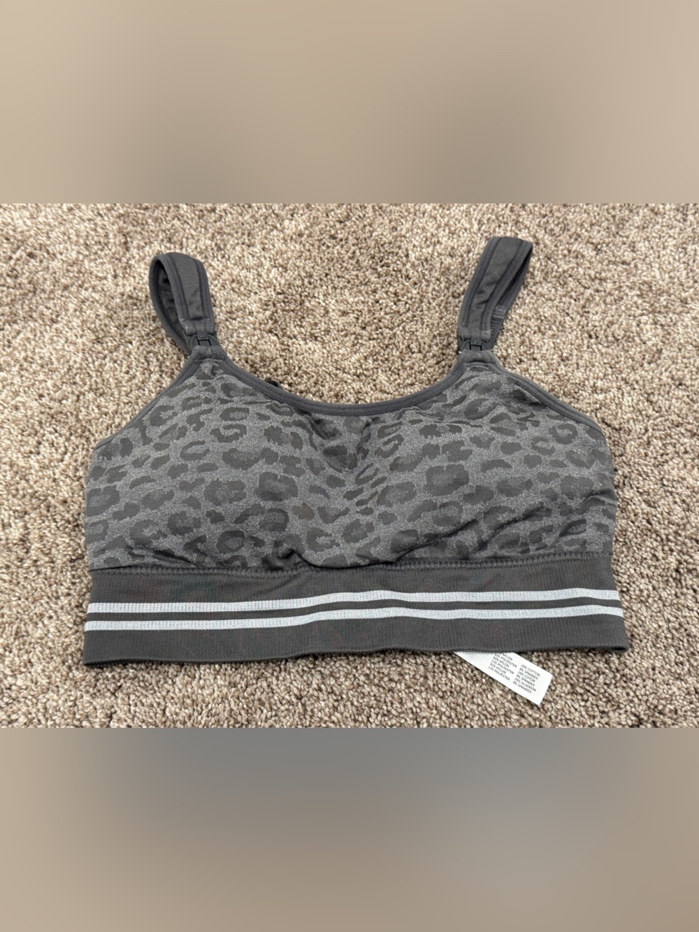 4-in-1 Hands Free Seamless Stretch Fabric Pumping Bra leopard gray
